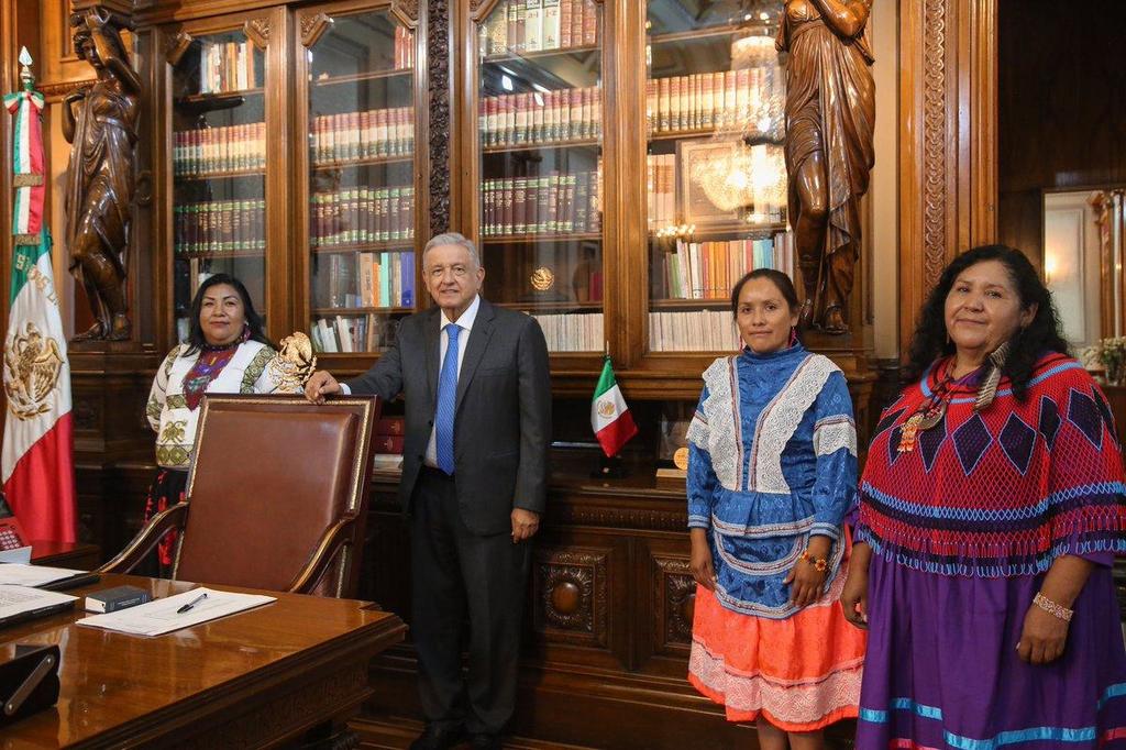 Presenta AMLO a terna de mujeres indígenas para el Conapred. Noticias en tiempo real