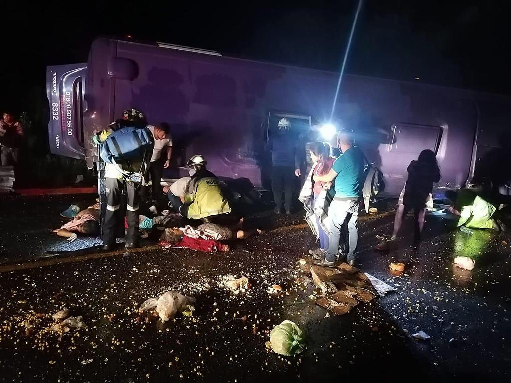 Sube a 15 la cifra de muertos por accidente en la México-Toluca. Noticias en tiempo real