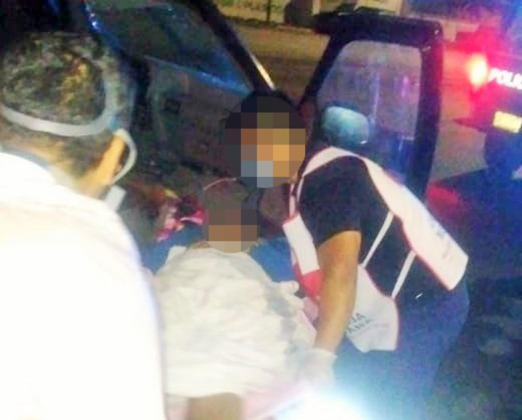 Policías municipales auxilian a dos mujeres por parto en calles de Torreón. Noticias en tiempo real