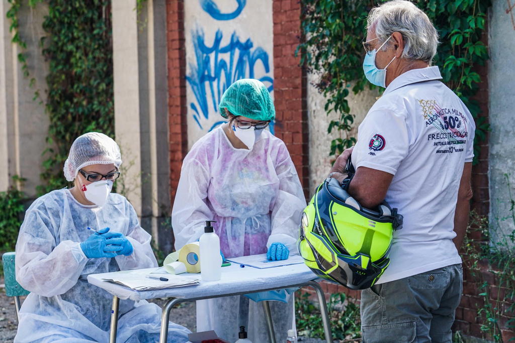 Italia registra 1,587 nuevos casos de COVID-19 y supera los 298,000. Noticias en tiempo real