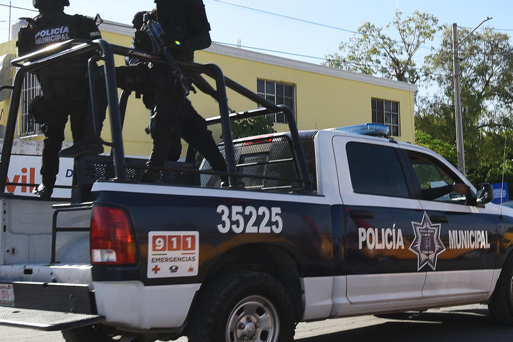 Sujeto armado despoja a hombre en Torreón de dinero y su celular. Noticias en tiempo real