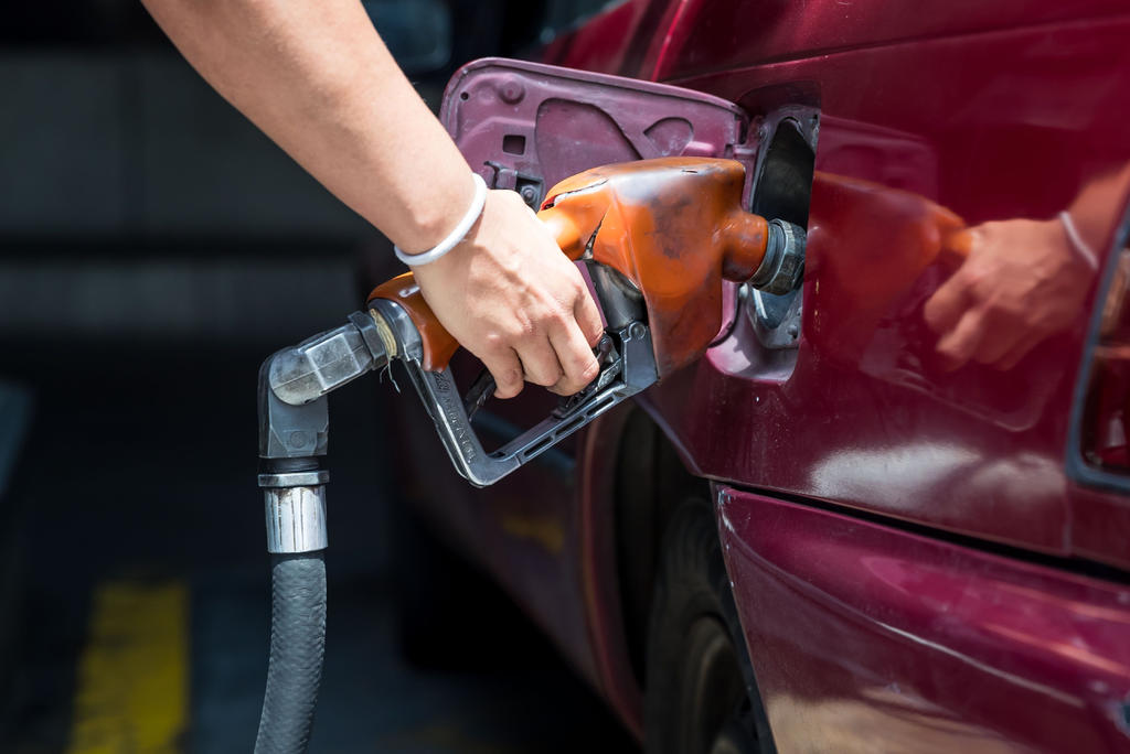 Disminuye consumo de gasolina Magna; Premium sube sin compensar pérdidas. Noticias en tiempo real