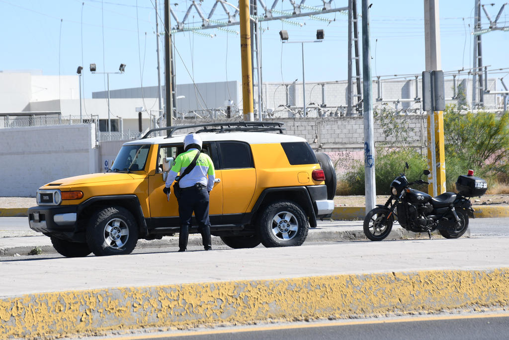 Separan de su cargo a agentes de Tránsito de Torreón involucrados en agresión. Noticias en tiempo real
