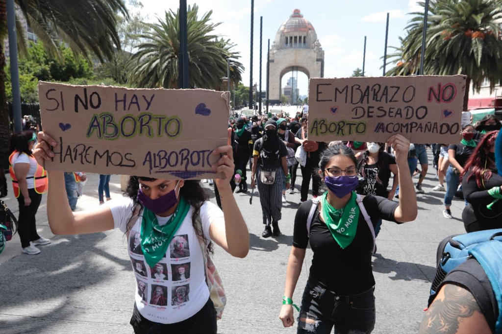 Mujeres marchan a favor del aborto entre enfrentamientos. Noticias en tiempo real
