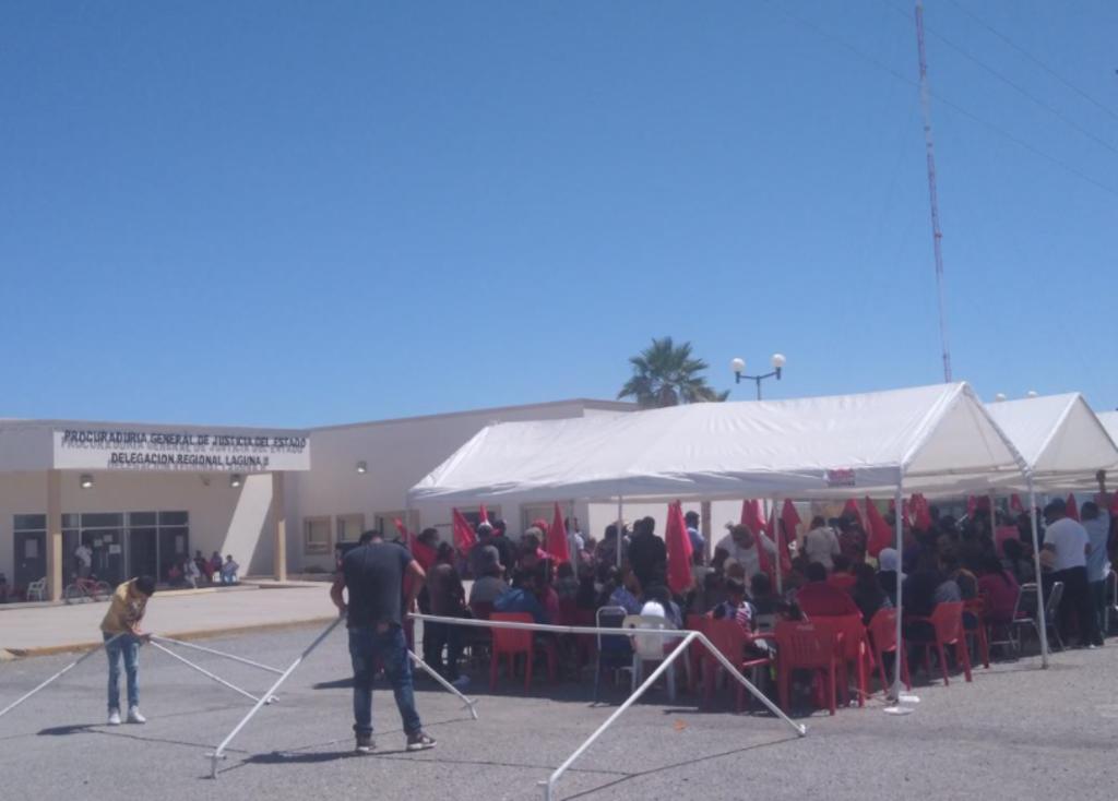 Antorchistas mantienen plantón en la Fiscalía de San Pedro. Noticias en tiempo real