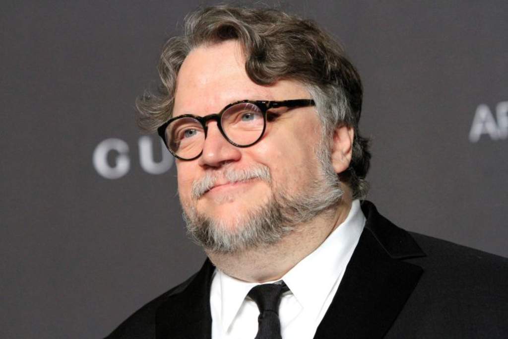 Regala Guillermo del Toro vuelos a mexicanos. Noticias en tiempo real