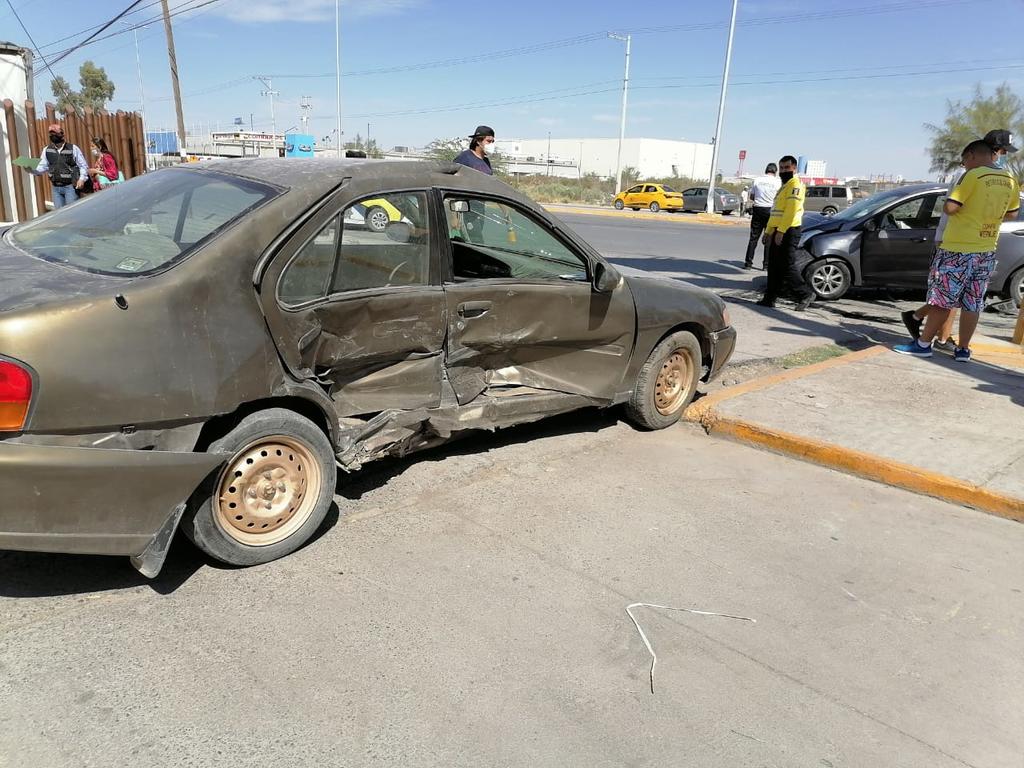 Choque en Diagonal Las Fuentes de Torreón deja daños por $100 mil. Noticias en tiempo real