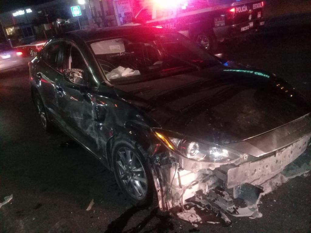Ebrio al volante provoca choque-volcadura en el Independencia de Torreón. Noticias en tiempo real
