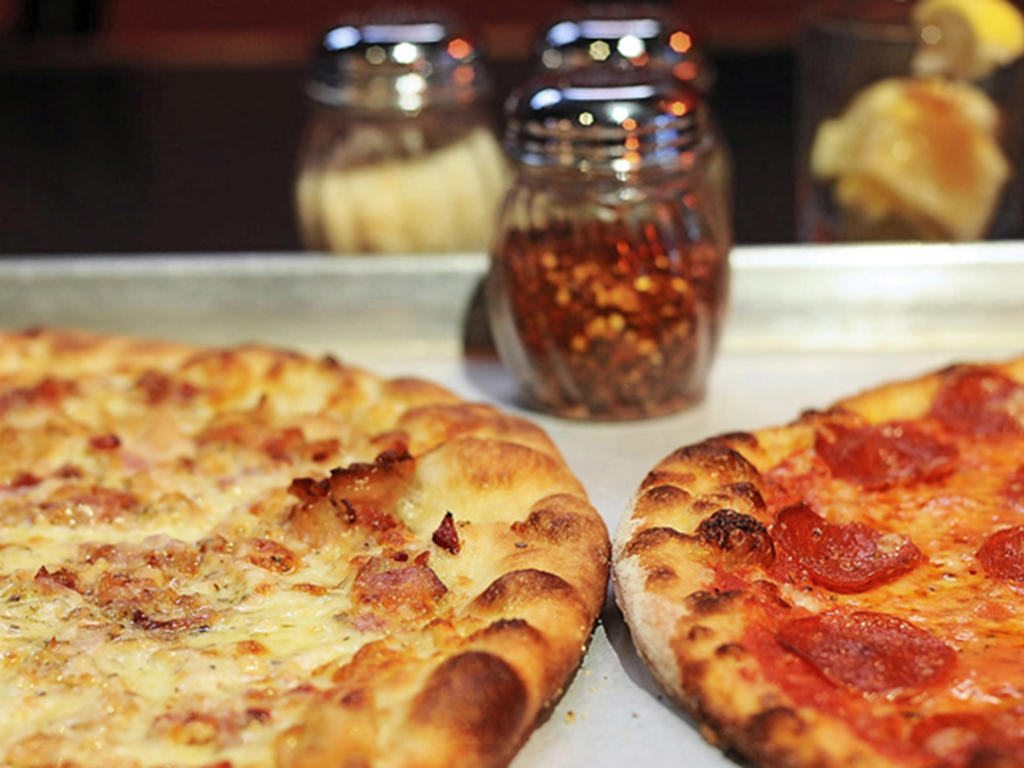 Pizzería comparte la forma de comer de un cliente y la red queda horrorizada. Noticias en tiempo real