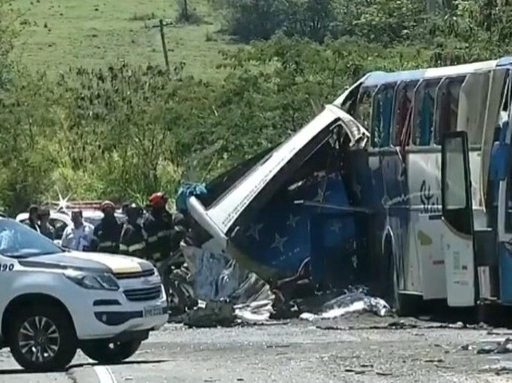 Reportan al menos 40 muertos tras colisión entre autobús y camión en Brasil. Noticias en tiempo real