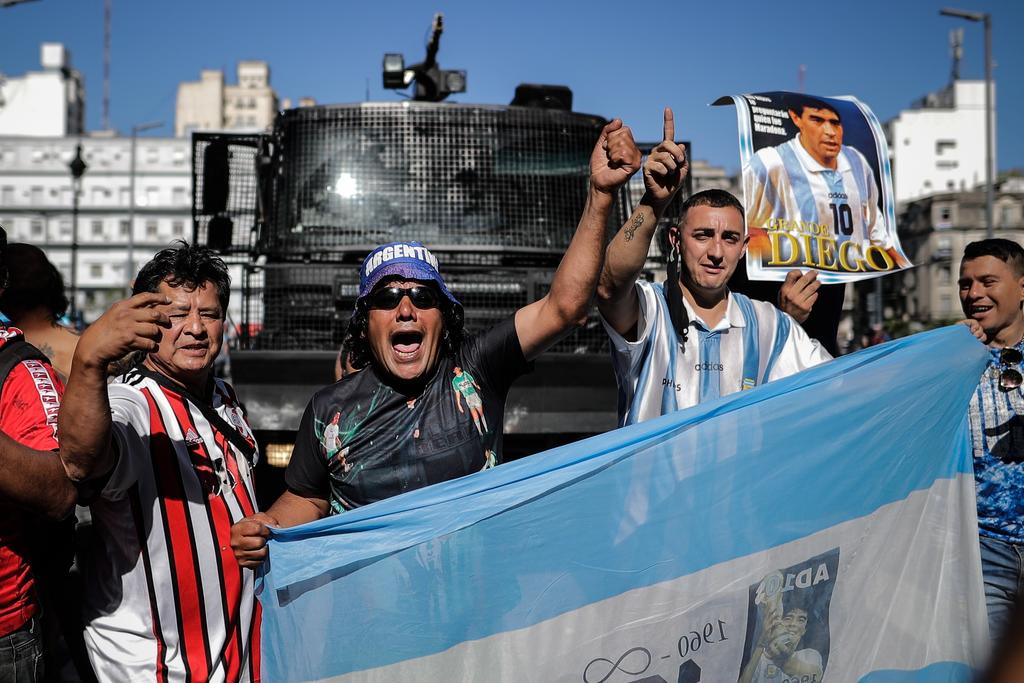 Disturbios en el velatorio de Maradona desatan cruces políticos en Argentina. Noticias en tiempo real