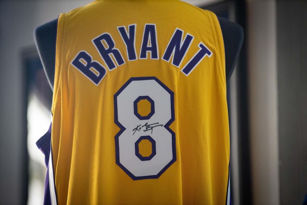 Kobe Bryant se inmortaliza en el Salón de la Fama del Basquetbol. Noticias en tiempo real