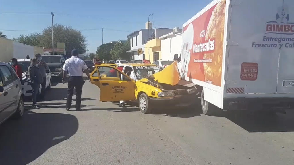 En Monclova muere taxista por infarto mientras conduce. Noticias en tiempo real
