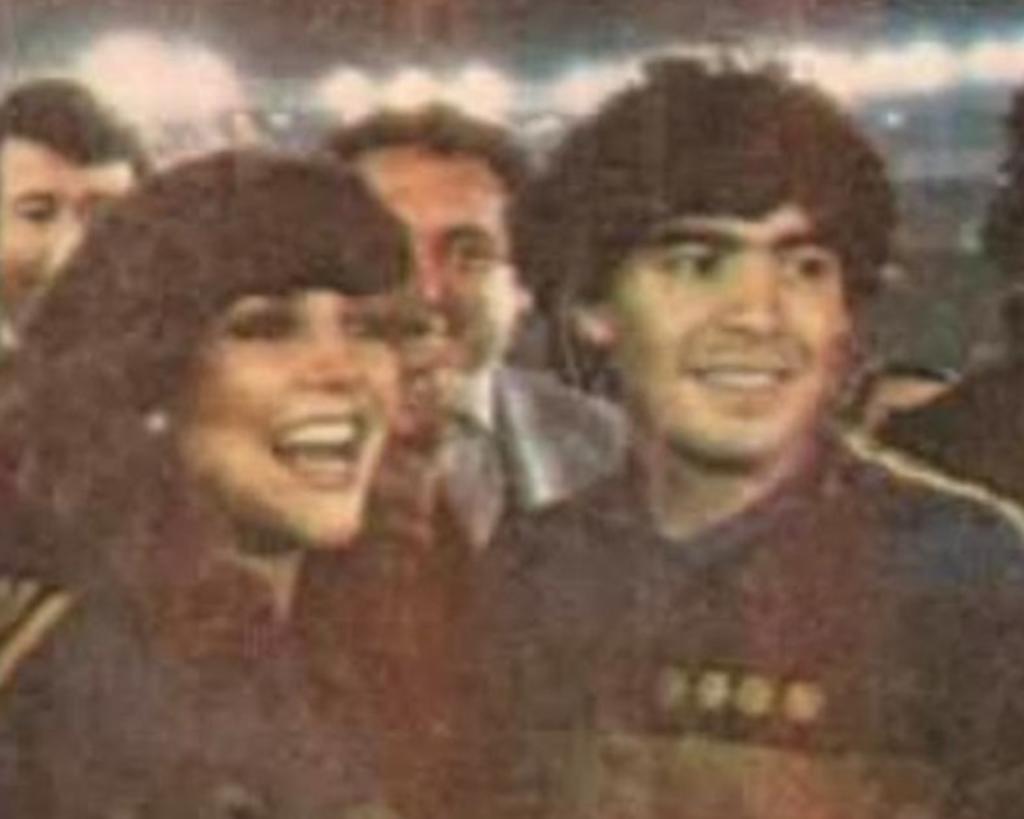 Verónica Castro confiesa su amor por Diego Armando Maradona. Noticias en tiempo real