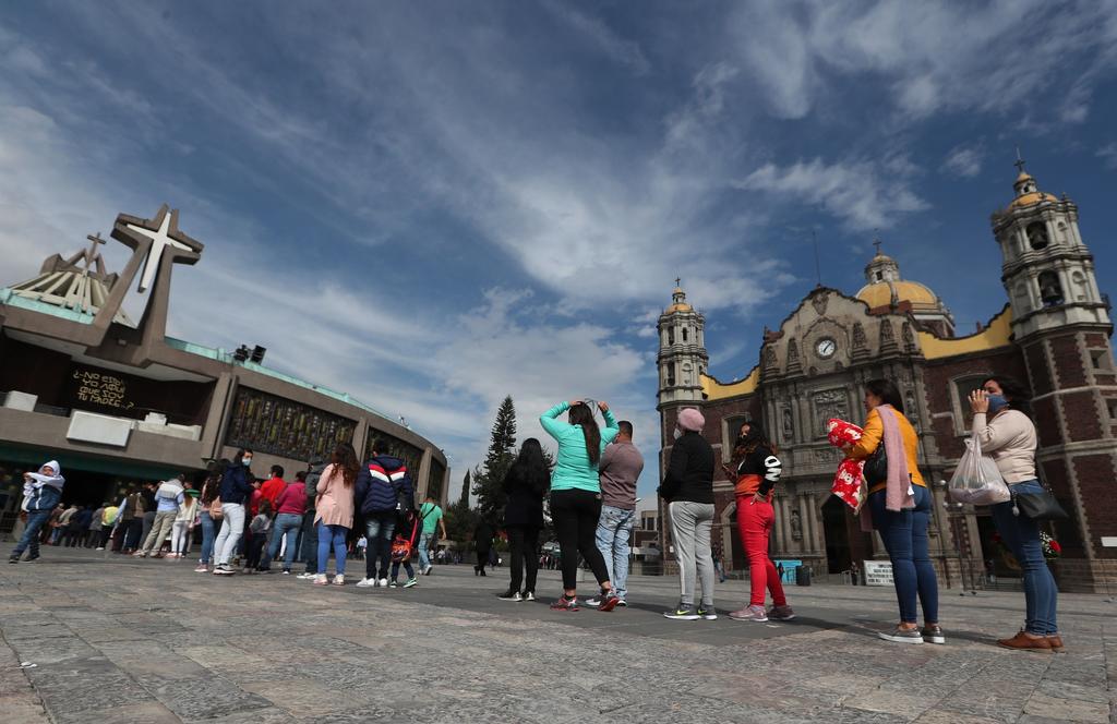 Basílica de Guadalupe reúne filas de feligreses previo a cierre del templo. Noticias en tiempo real