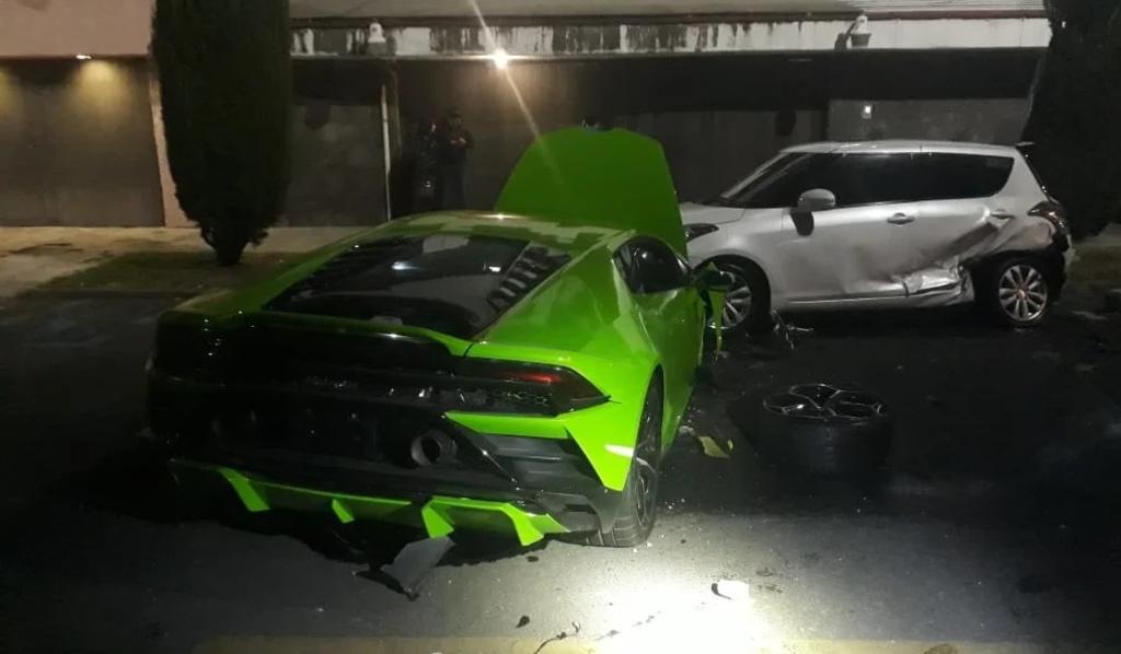 Conductor de Lamborghini lo abandona tras chocar en la CDMX. Noticias en tiempo real