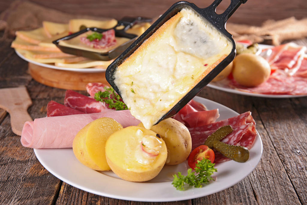 La Raclette, un paraíso para los amantes del queso al estilo suizo. Noticias en tiempo real