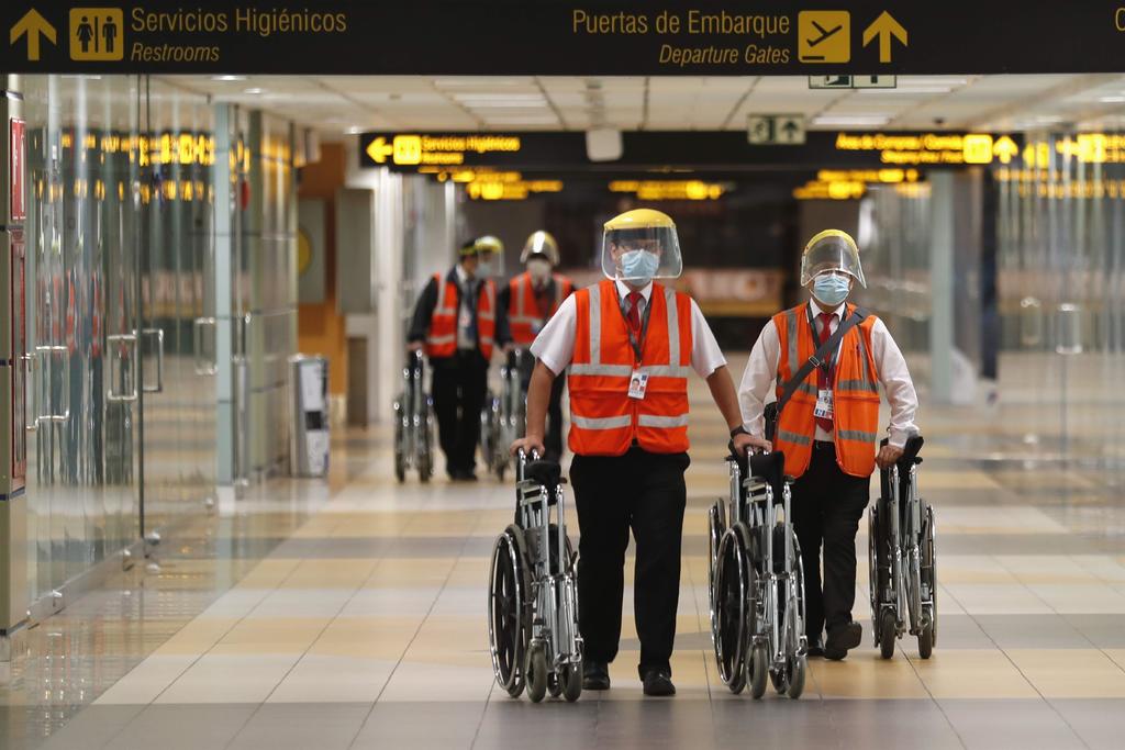 América Latina suspende vuelos por nueva variante de COVID. Noticias en tiempo real