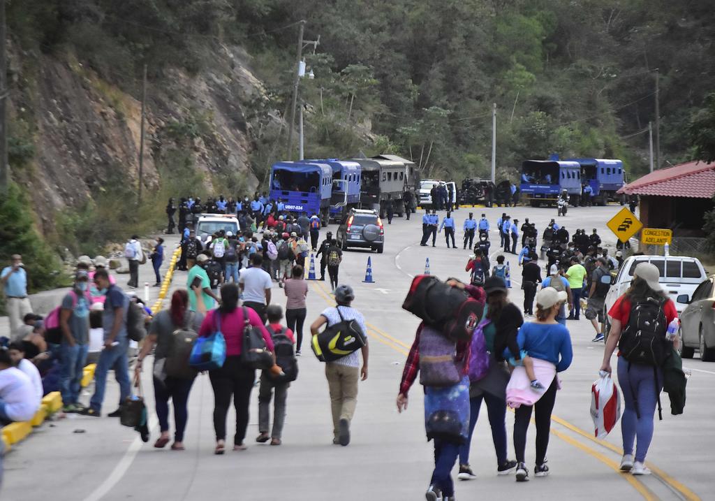 Caravana migrante cambia de ruta en su camino a Guatemala. Noticias en tiempo real