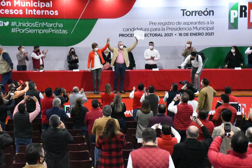 Román Cepeda se registra como precandidato del PRI a la alcaldía de Torreón. Noticias en tiempo real