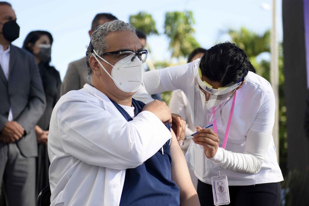 Gobernadores y empresas mexicanas celebran autorización de AMLO para comprar vacunas. Noticias en tiempo real