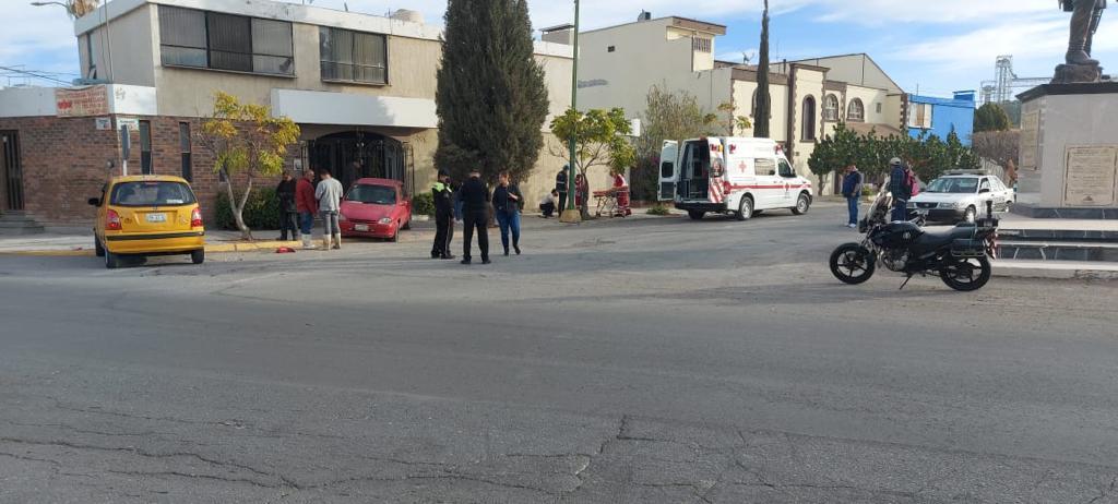 Chocan automovilistas en Gómez Palacio y se llevan a peatón. Noticias en tiempo real