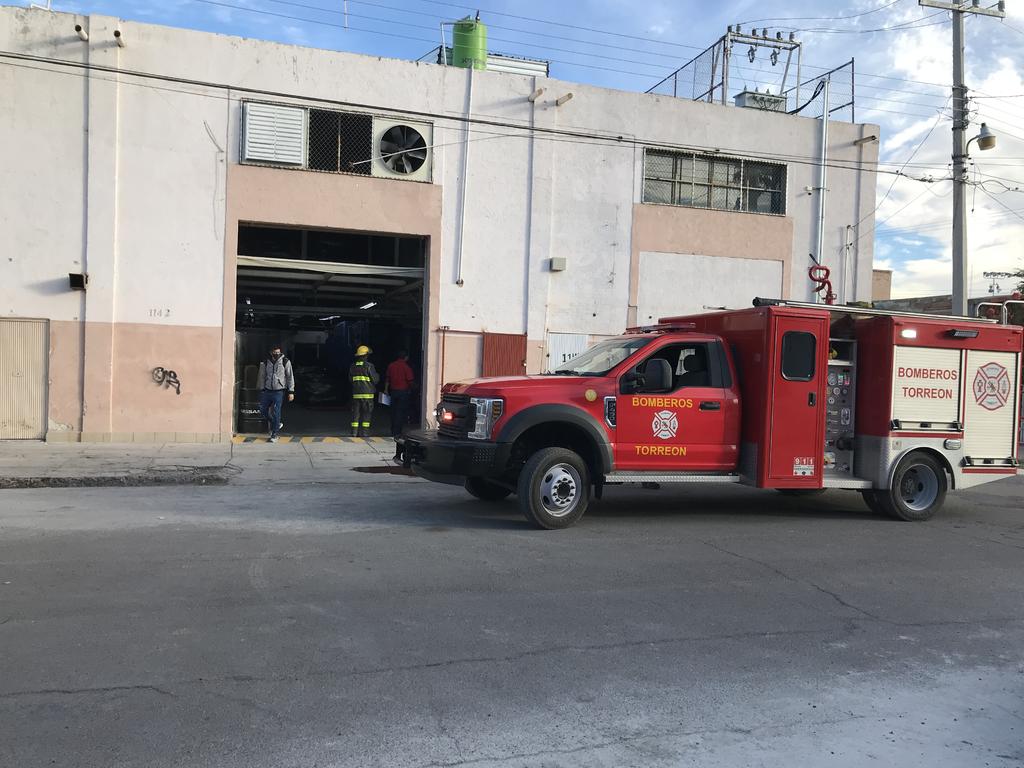 Evacuan a empleados de empresa textil en Torreón por incendio . Noticias en tiempo real