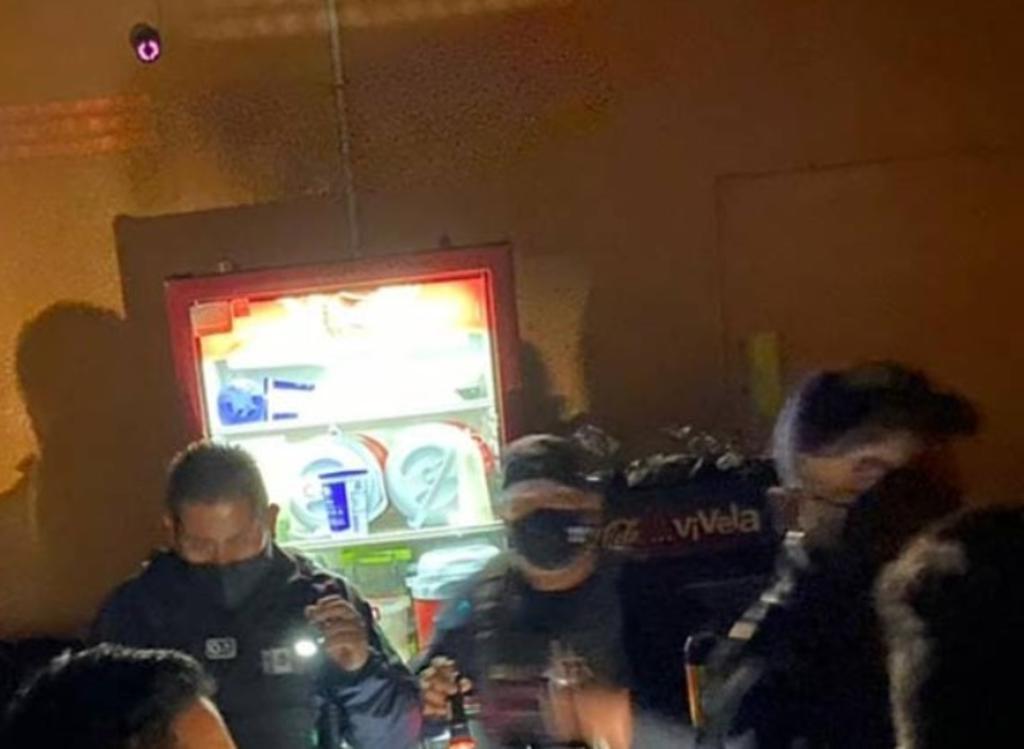 Clientes entraban por refrigerador a bar clandestino en Hidalgo. Noticias en tiempo real