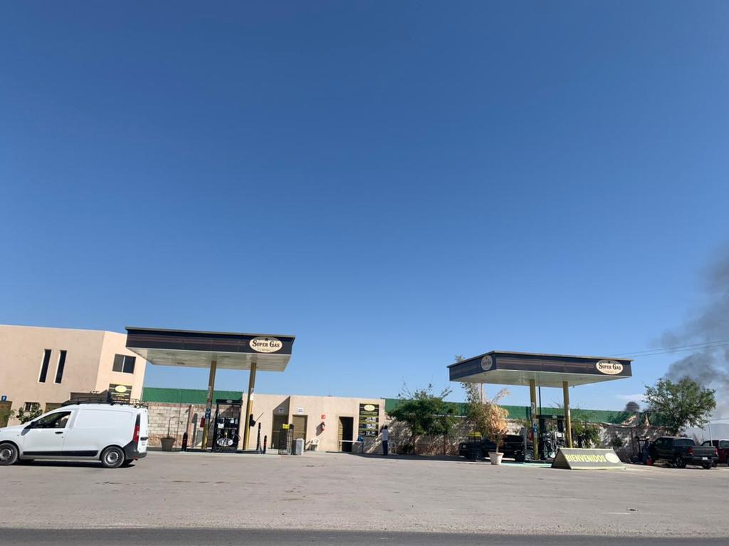 Pareja asalta gasolinera en ejido La Partida de Torreón. Noticias en tiempo real