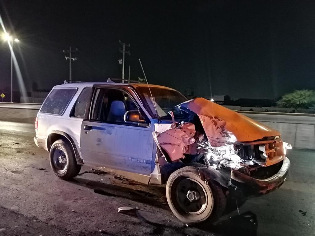 Conductor ebrio se impacta con patrulla de la Policía de Torreón. Noticias en tiempo real