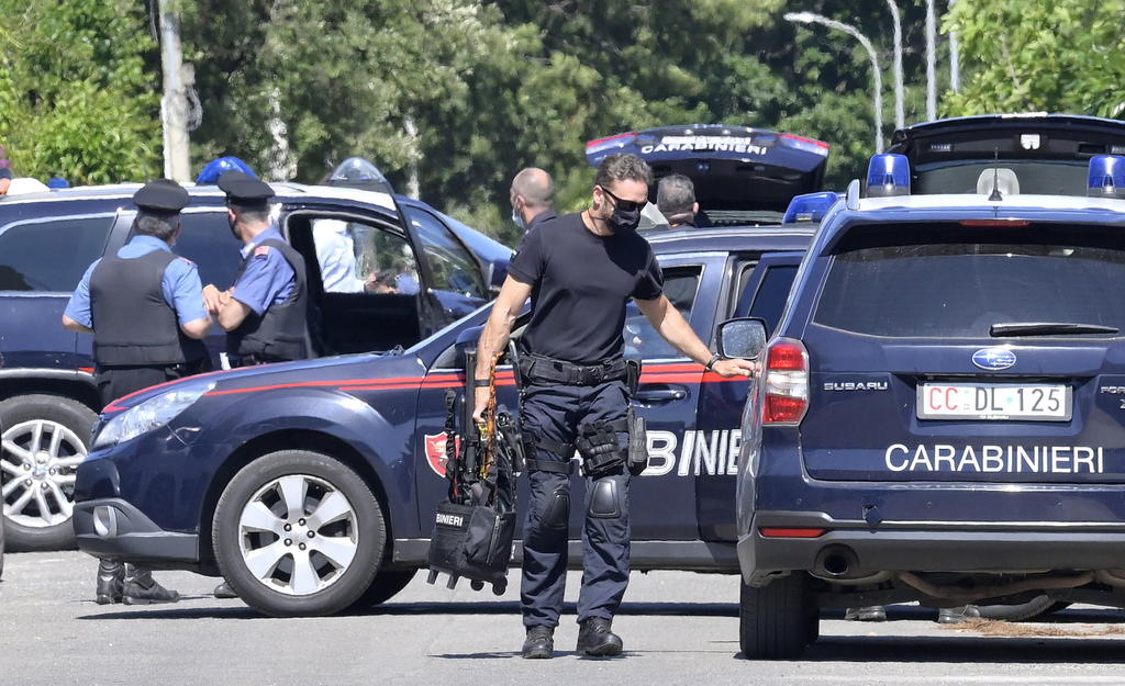 Hombre mata a tiros a un anciano y dos niños en Italia. Noticias en tiempo real