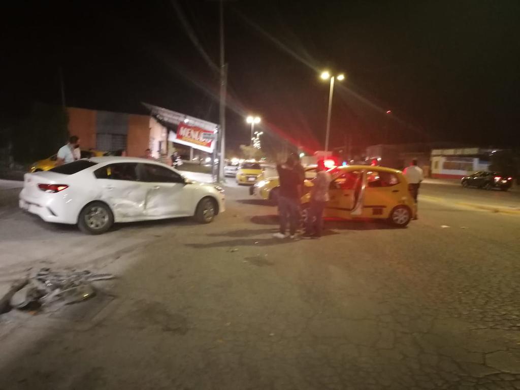 Choque de madrugada en Torreón deja tres lesionados. Noticias en tiempo real