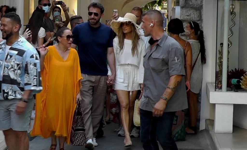 Jennifer Lopez y Ben Affleck pasean de la mano en Italia. Noticias en tiempo real