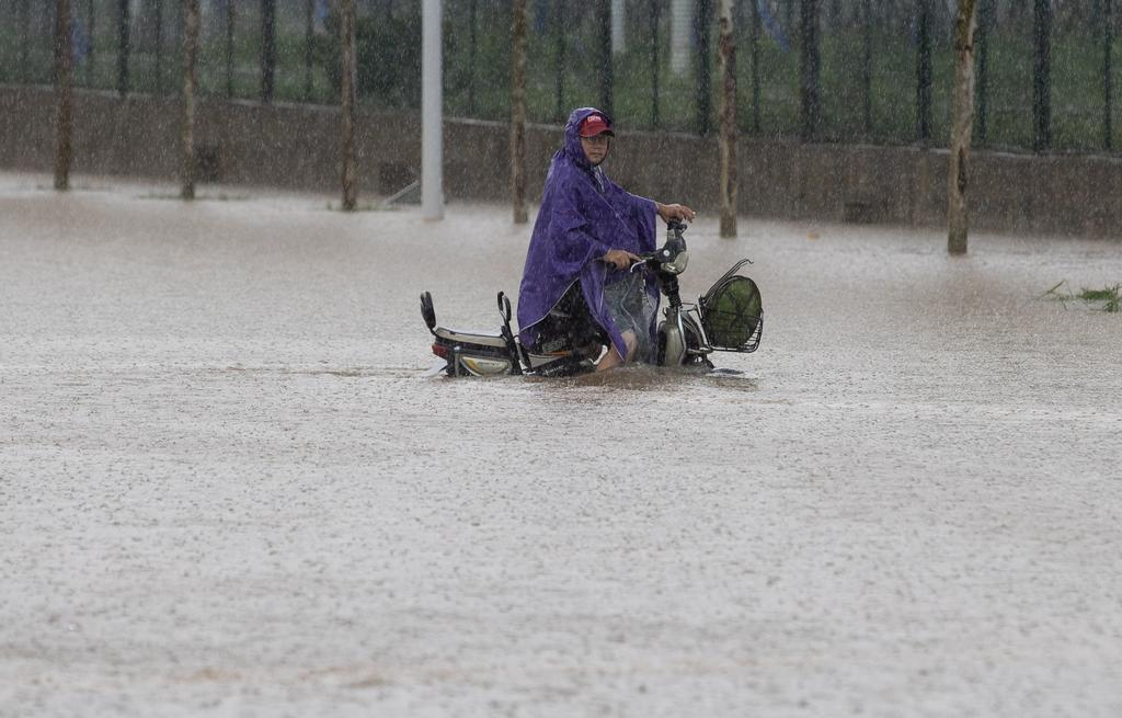 Los muertos en inundaciones en China superan los 300. Noticias en tiempo real
