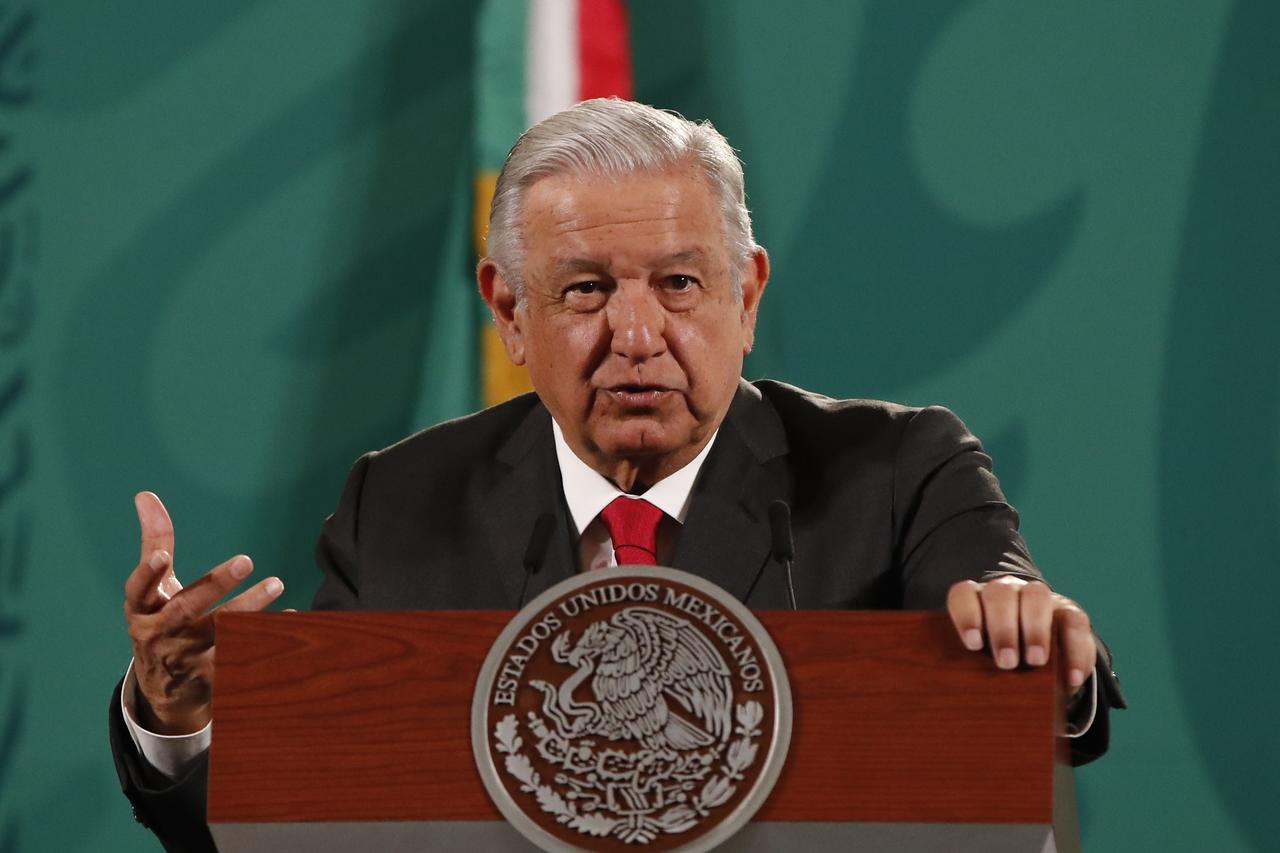 AMLO afirma que falla en BBVA es una llamada de atención para que intervenga la CNBV. Noticias en tiempo real