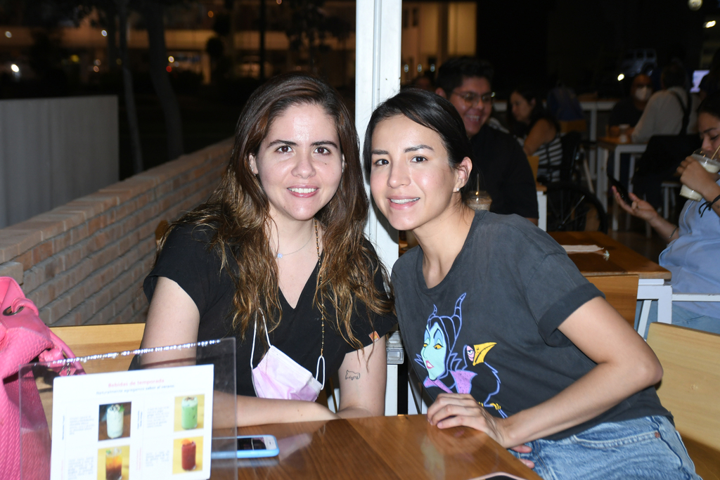 Lizeth Camacho y Cecilia Medina (EL SIGLO DE TORREÓN / FERNANDO COMPEÁN) 