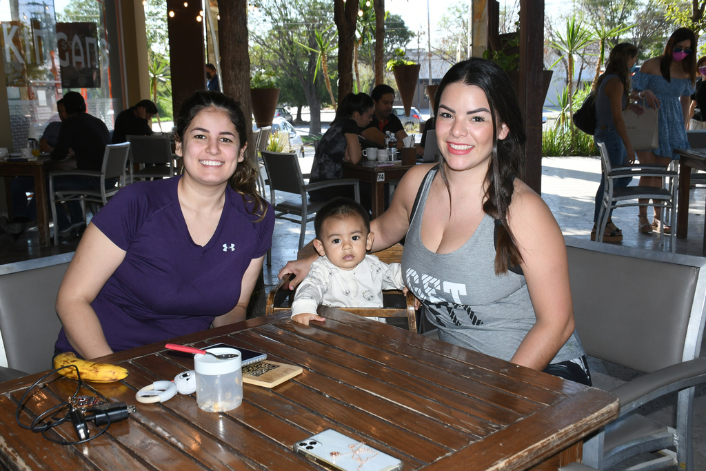 Luisa Martínez, Javier Rodríguez y Ceci (EL SIGLO DE TORREÓN / FERNANDO COMPEÁN)