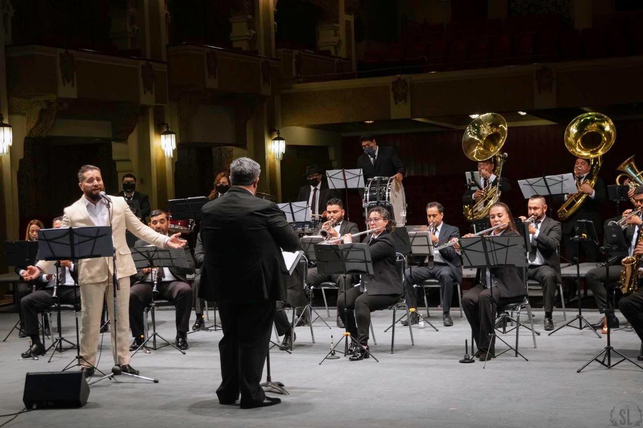 Con la dirección del maestro Juan Barrios, las notas de la Banda de Música Municipal arribarán al escenario del Teatro Nazas este jueves 7 de octubre, en punto de las 20:00 horas. 
