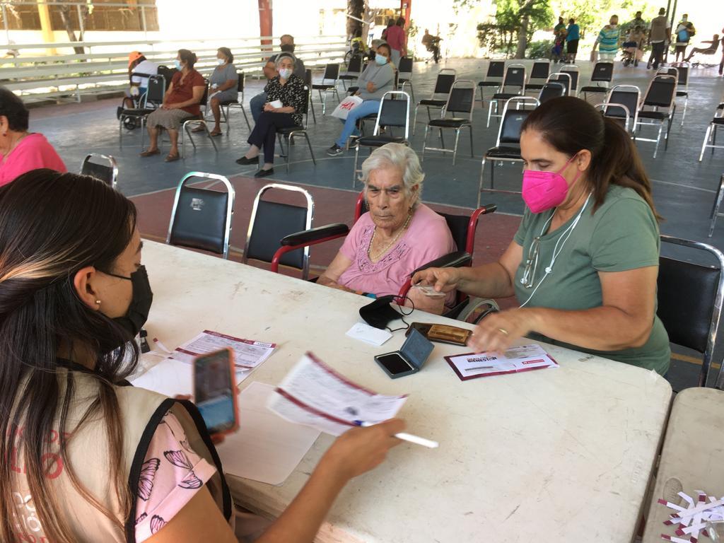 Quienes están pendientes pueden acercarse hoy al Palacio Federal antes de que Bienestar regrese las tarjetas a la Ciudad de México. (EL SIGLO DE TORREÓN)