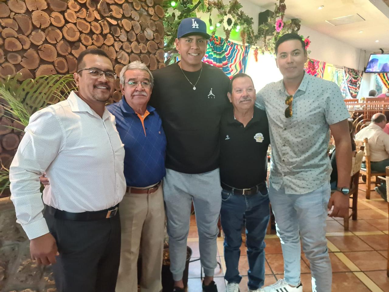 Tras varios días en la Comarca Lagunera, regresa pitcher Jesús Luna a sucursal de Dodgers. Noticias en tiempo real