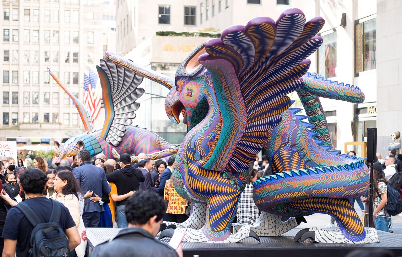 Nueva York pone un altar de muertos mexicano en el Rockefeller Center