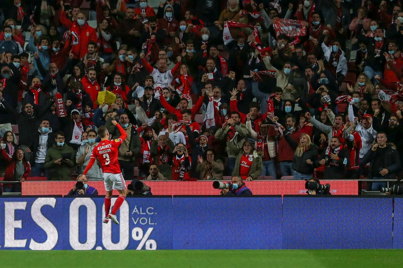 Estadios de Portugal exigen prueba negativa de COVID. Noticias en tiempo real