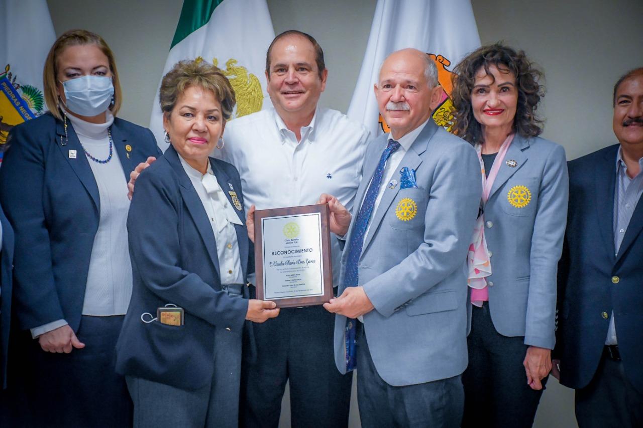 Club Rotario del Distrito 4110 entrega reconocimiento a alcalde de Piedras Negras. Noticias en tiempo real
