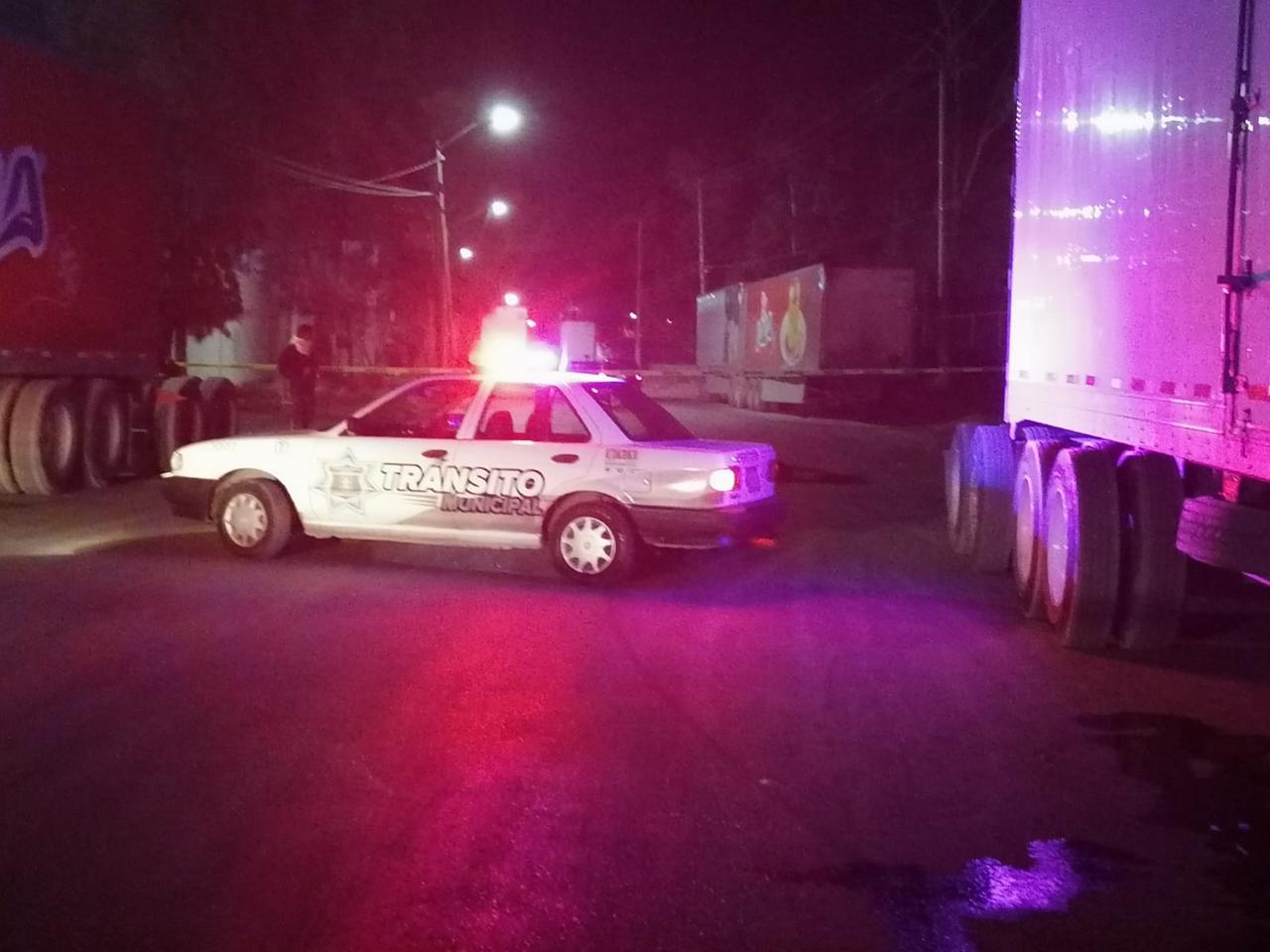 Hombre muere arrollado por tráiler en Parque Industrial de Gómez Palacio. Noticias en tiempo real