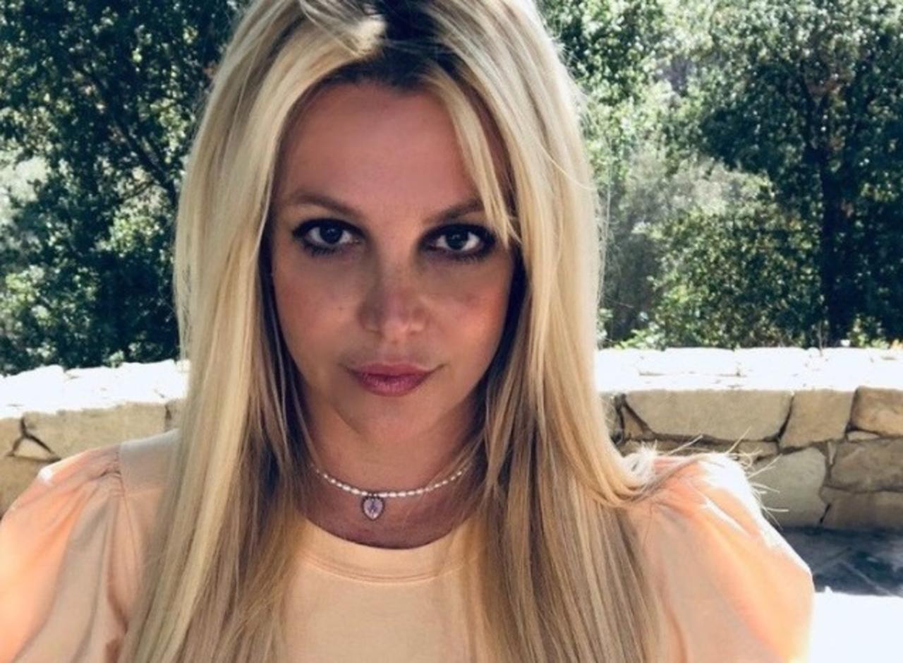 Captan a Britney Spears en bikini desde playas mexicanas. Noticias en tiempo real