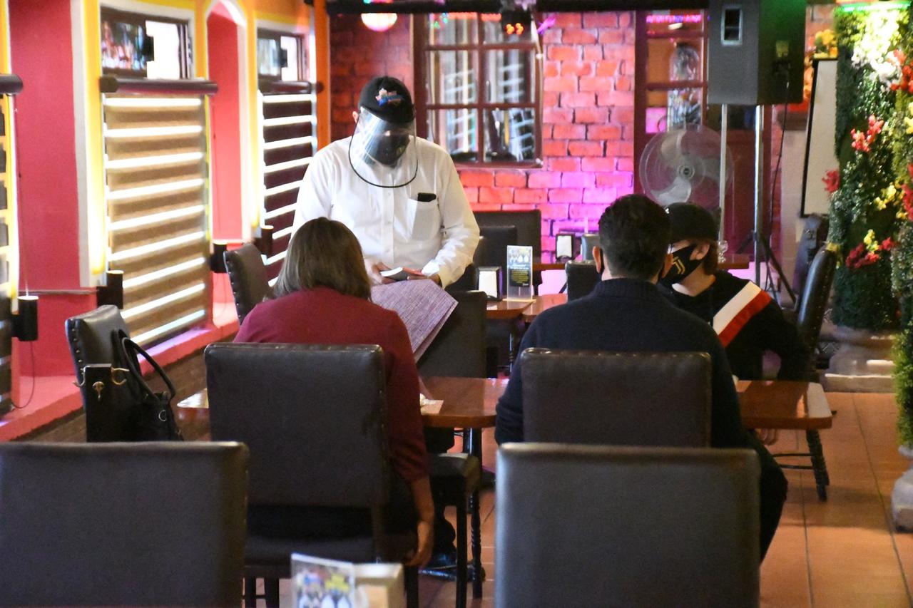 Ventas de restaurantes suben pero quedan  5 a 10% abajo de 2019