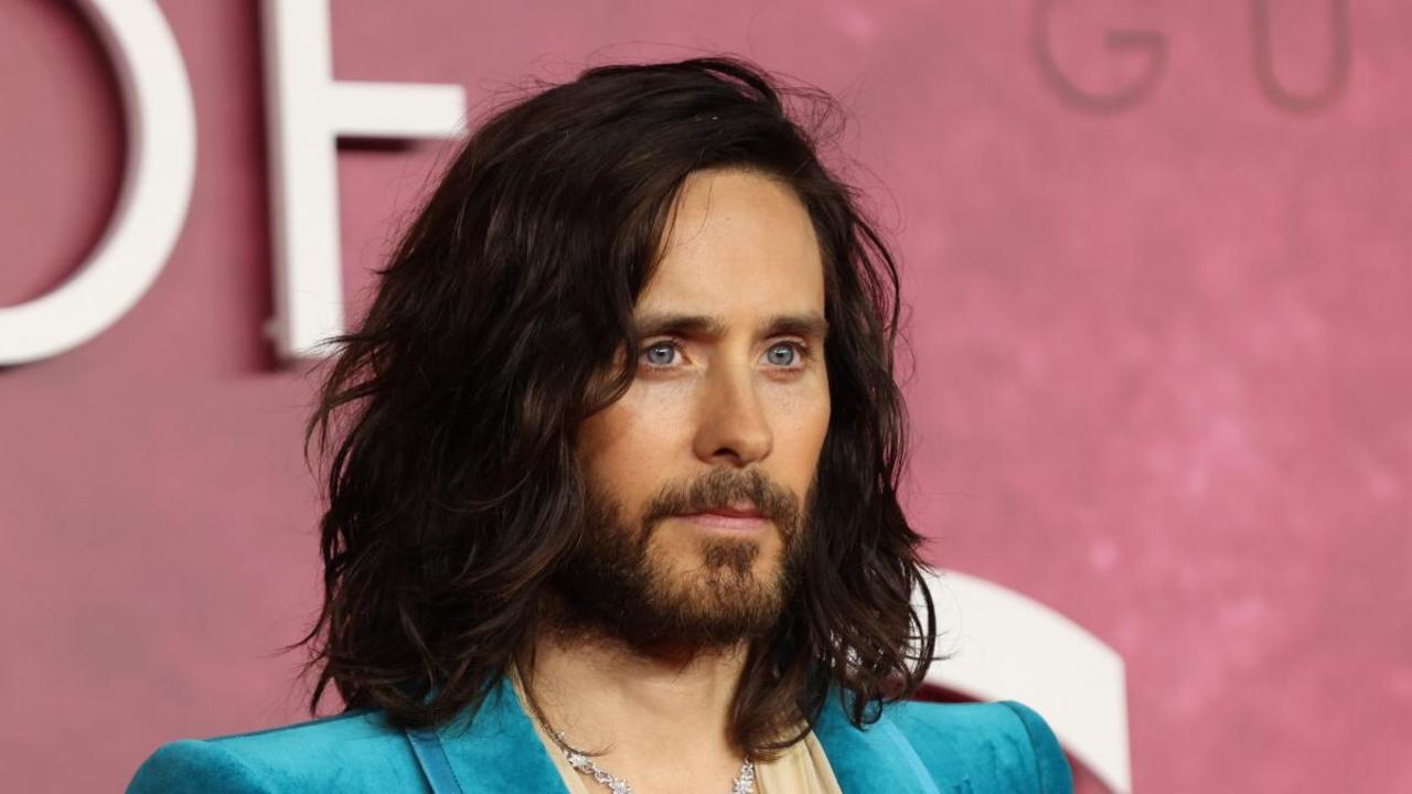 Jared Leto celebra su cumpleaños número 50 con foto sin camisa