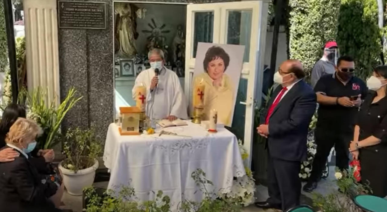 Cenizas de Carmen Salinas ya reposan junto a las de su hijo Pedro Plascencia