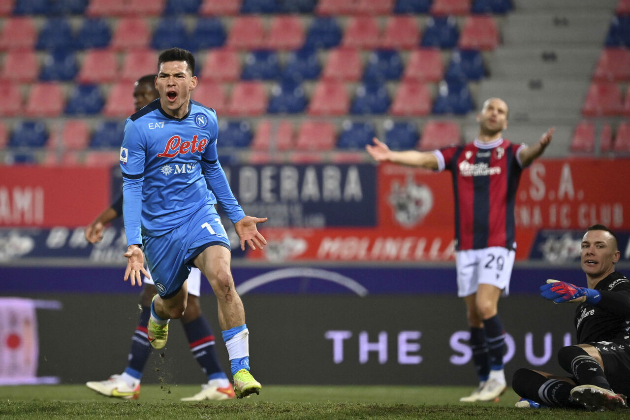 Goles de \'Chucky\' Lozano firman la victoria de Napoli frente a Bolonia . Noticias en tiempo real
