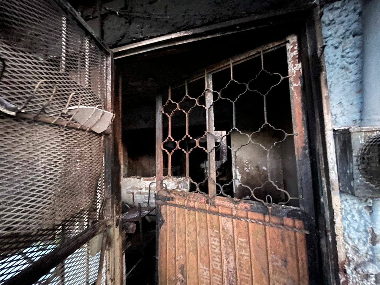 Fuego acaba con vivienda en Torreón; dos habitantes sufrieron quemaduras de segundo y tercer grado. Noticias en tiempo real
